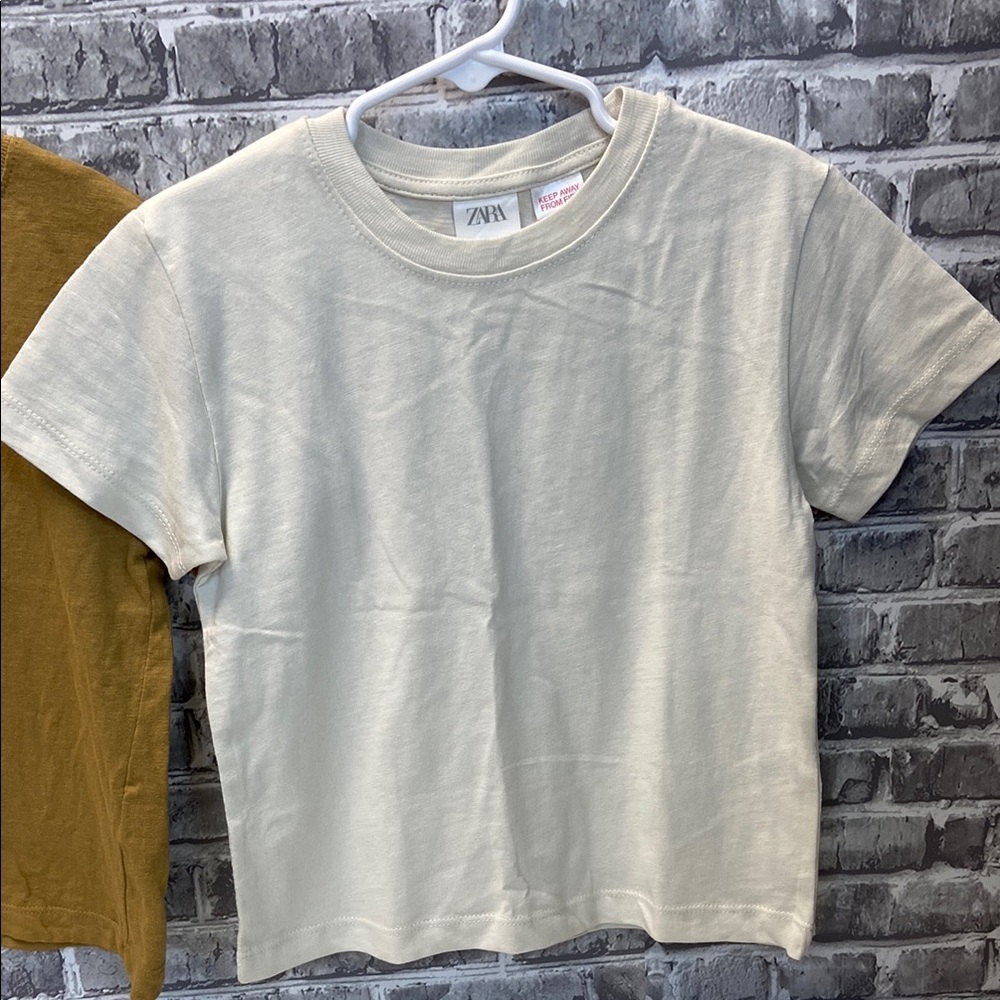 Zara T-shirts - Picture 3 of 12